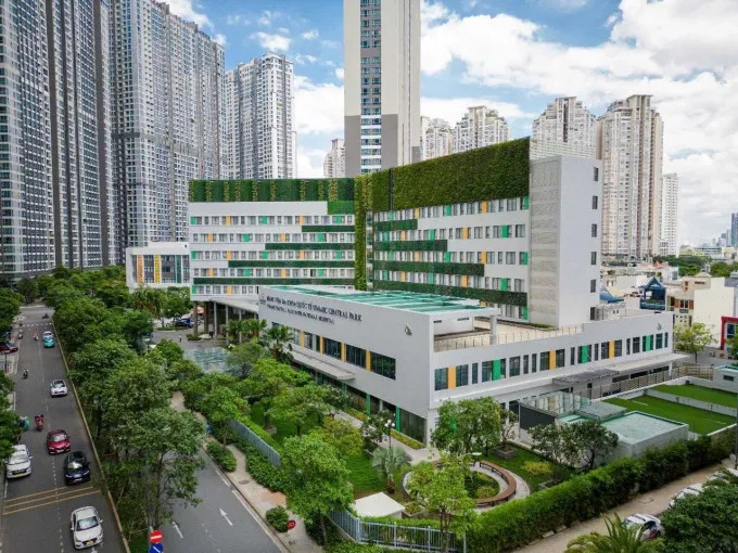 Hệ thống bệnh viện đa chuyên khoa & Hạ tầng hiện đại